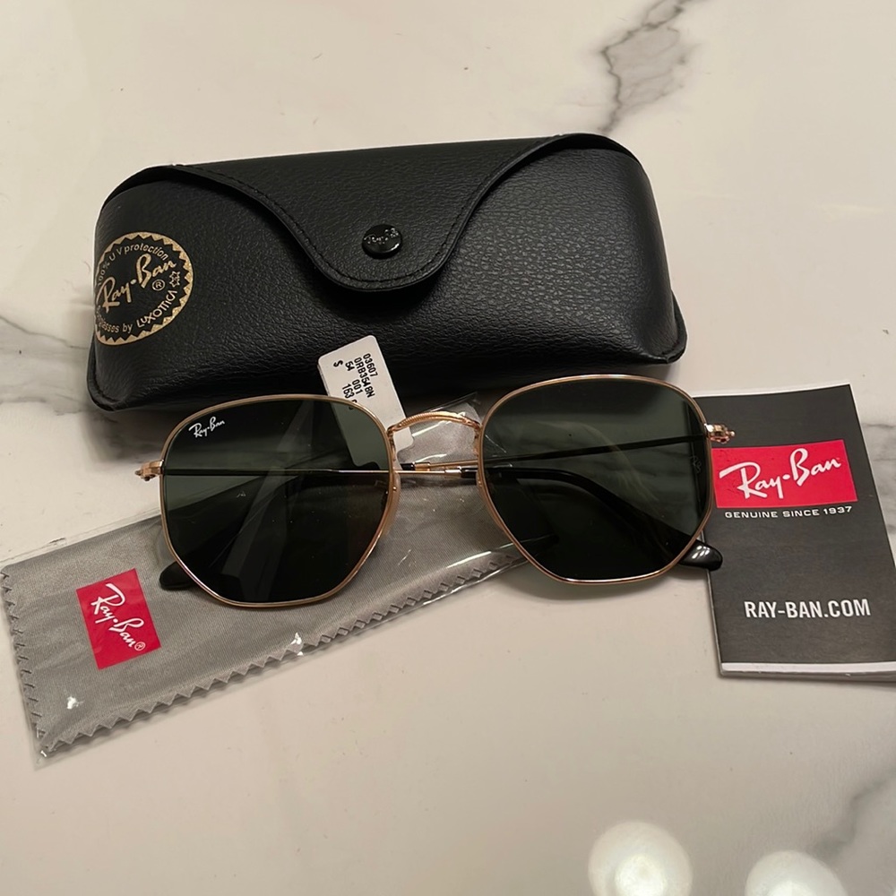 Brand new WITH TAGS- Ray-Ban
Square Metal Keyhole Sunglasses